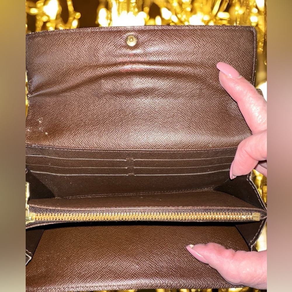 AUTH Louis Vuitton Damier Porte Feuille Sarah Long Bifold Wallet Flaws $735 Ret - Picture 6 of 16